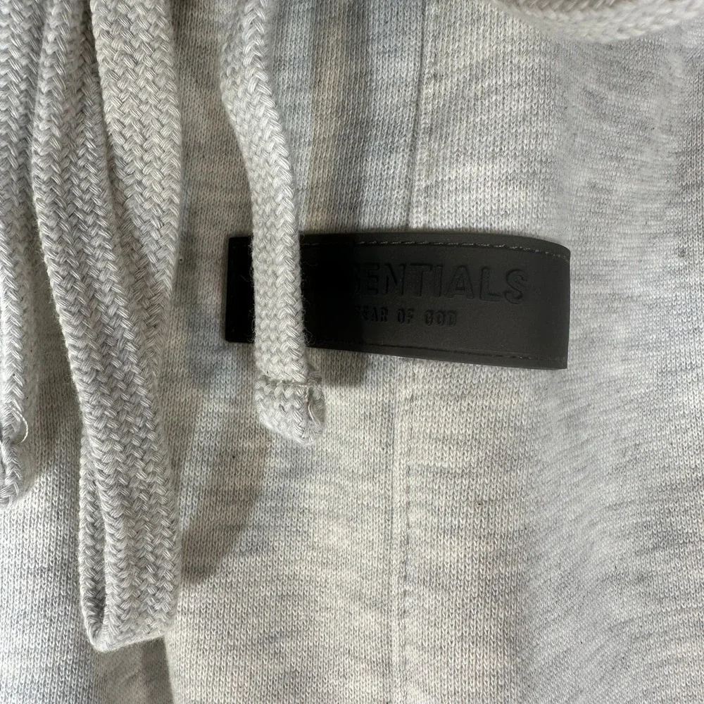NEW Fear of God Essentials Mens Sweat Shorts Light Heather Grey Logo Size XL NWT
